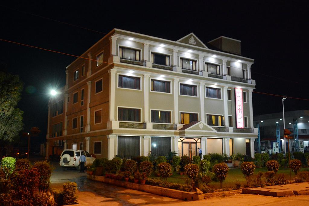Motel Madhuban Джамшедпур Екстериор снимка